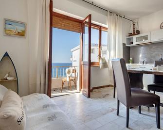 Sardinia Re - Anglona Apartment - Castelsardo - Sala de estar