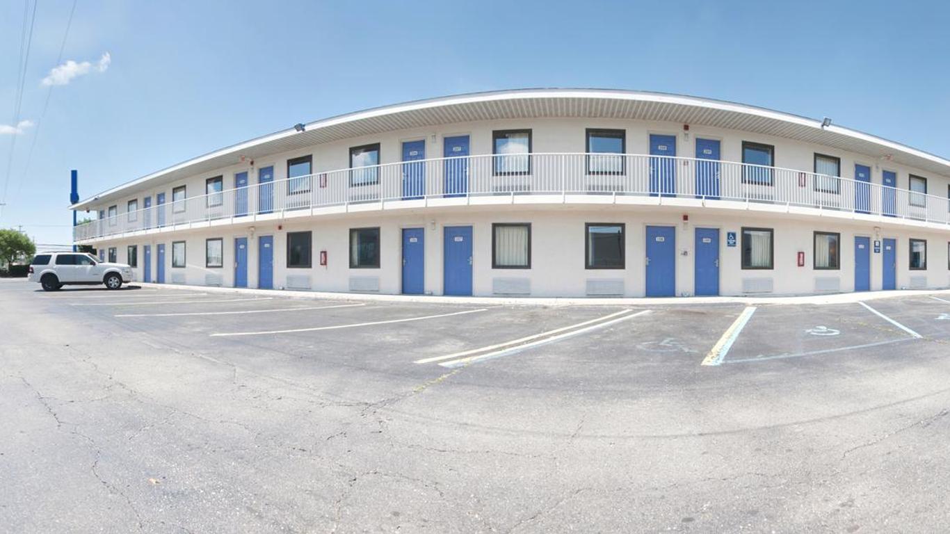 Motel 6-Farmington Hills, MI - Northwest - Farmington Hills