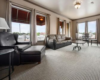 The Alcalde Hotel - Gonzales - Hall