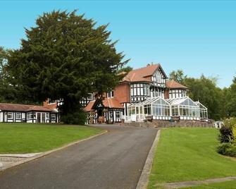 Lyons Woodlands Hall - Ruthin - Budova