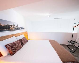A traditional Maltese home with Indoor Cave Pool - Mellieħa - Slaapkamer