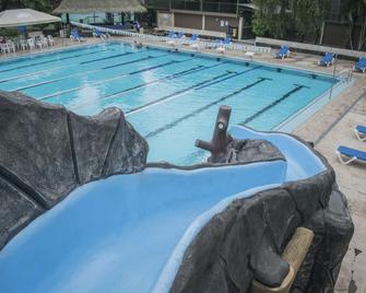 Hotel Suerre - Guápiles - Piscina