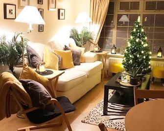Ramblers Paradise Walking Retreat Luxury Countryside Self Catering - Droitwich - Lounge