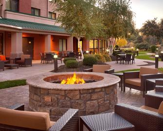 Courtyard by Marriott Kansas City Shawnee - Shawnee - Terasa