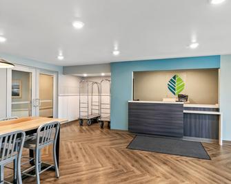 Woodspring Suites Anderson North I-85 - Anderson - Рецепція
