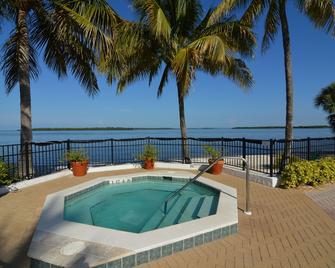 Resort Harbour Properties - Fort Myers - Pool