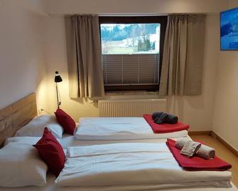 Doppelzimmer in Bed and Breakfast - Mittersill - Bedroom