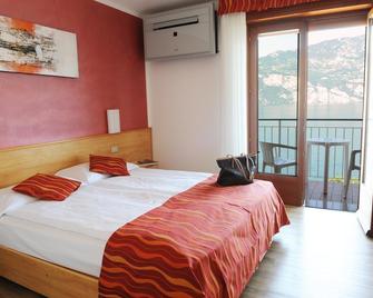 Hotel Da Tino - Malcesine - Bedroom