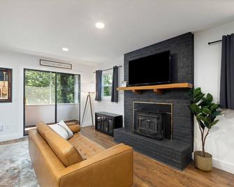 The Lofts on Indian Point - Near Silver Dollar City - Branson - Salon
