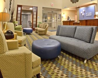 Holiday Inn Express & Suites Searcy By IHG - Searcy - Lounge