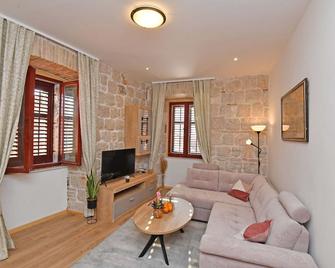 Orhan Rooms Dubrovnik - Dubrovnik - Living room