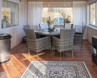 7 Person Holiday Home In Sölvesborg-By Traum - Sölvesborg - Jídelna