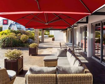 Mercure Quiberon Hotel and Spa - كيبيرون - شرفة مرصوفة