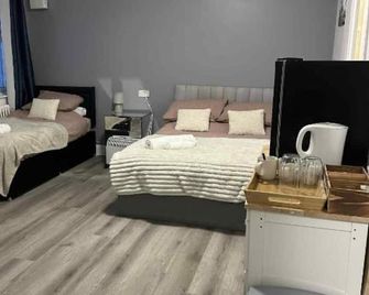 OYO Prince of Wales Country Hotel - Merthyr Tydfil