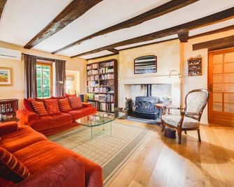 Villa Des Arbres - Five Bedroom Villa, Sleeps 10 - Tremolat - Sala de estar