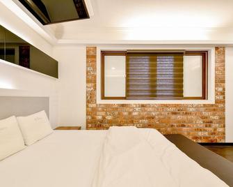 Chicago Motel - Ulsan - Bedroom