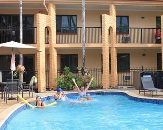 Oasis Inn Apartments - Cairns - Piscine