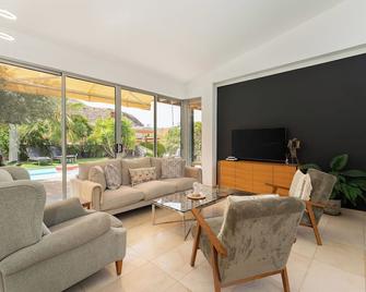 Luxury Property, Private Heated Pool, Free Fiber Wifi - Mogán - Phòng khách