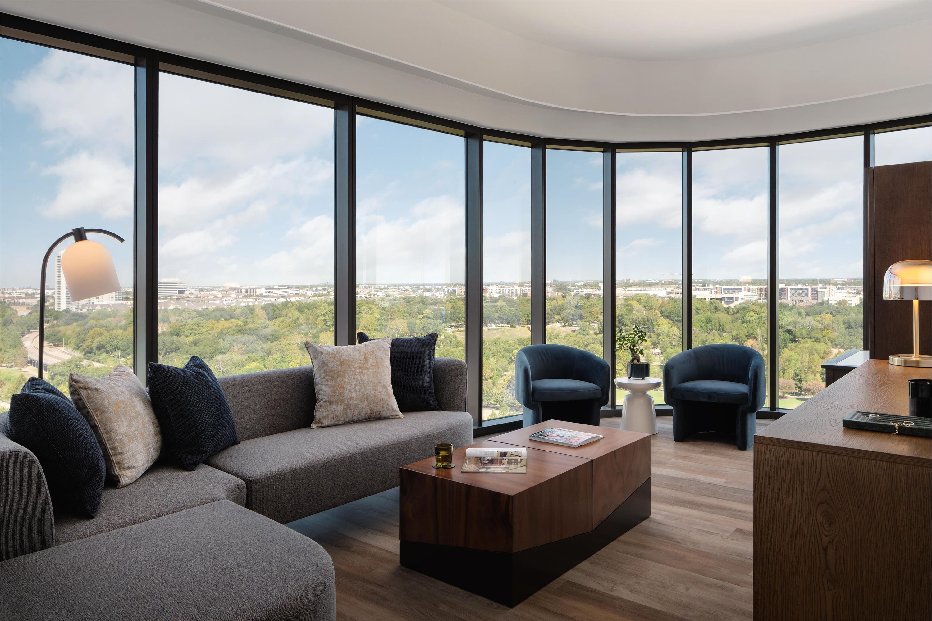 Thompson Houston, by Hyatt - Houston - Bedroom