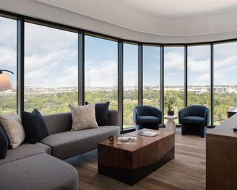 Thompson Houston, by Hyatt - Houston - Bedroom