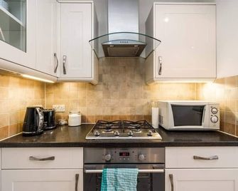 New 2bd Flat Heart Of Battersea - Close To Station - London - Kitchen