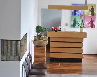 Hotel Der Sonnberg - Zell am See - Front desk