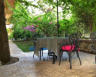 Ipek Butik Hotel - Beycik - Patio