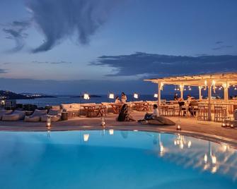 Boheme Mykonos Town - Small Luxury Hotels of the World - Mykonos - Piscina