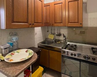 Casa Vania - Two Bedroom Apartment, Sleeps 3 - Bolotana - Kitchen