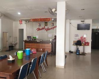 Capital O 93589 Hotel Wongso Syariah - Пангкалпінанг - Ресторан