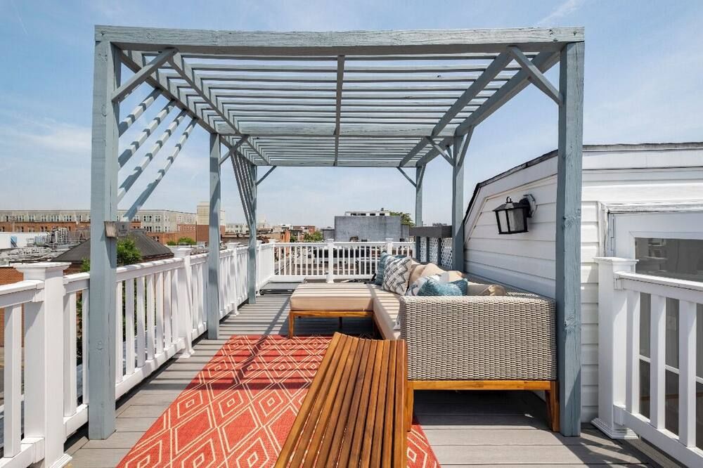 Luxury Townhouse . Roof Deck . Patios . Parking - Baltimore - Balcón