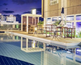 Mercure Sao Jose dos Campos - São José dos Campos - Piscina