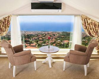 Rezone Health & Oxygen Hotel - Altınoluk - Huiskamer