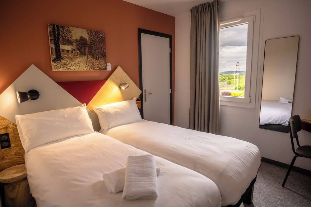 Greet Hotel Montbeliard thumbnail 2