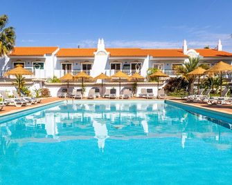 Giramar Apartamentos Turisticos - לאגוס - בריכה