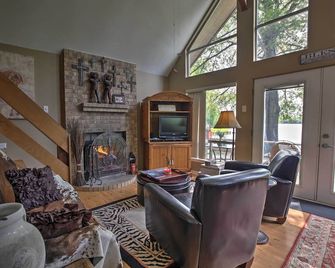 Lakefront Chalet, Floating Deck, Large Yard, Grill, Chiminea, All New Appliances - Livingston - Sala de estar