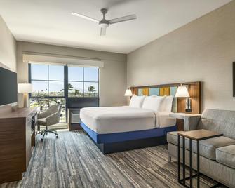 Hampton Inn & Suites by Hilton Maui North Shore - Kahului - Phòng ngủ