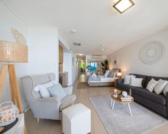 What a View - Studio - Airlie Beach - Huiskamer