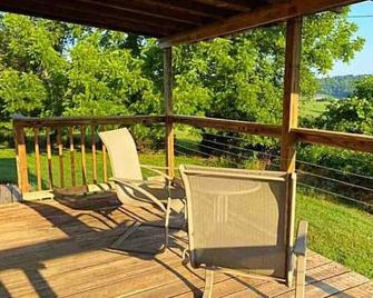 Beautiful country views and wildlife. Less than 2 miles from downtown. - Point Pleasant - Balcón