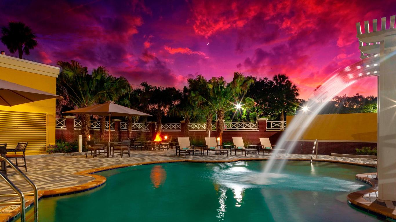 Courtyard by Marriott DeLand Historic Downtown