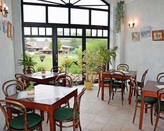 01 Apartment - Ferienhof auf Rügen - Putbus - Restaurant