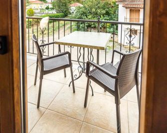 Enastron - Kalavryta - Balkon
