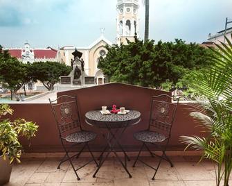 Beautiful Boutique Apart-hotel view & services (La Isabela Suites) - Panama City - Balcony