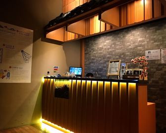 Tokyo Cubo - Bandung - Accueil