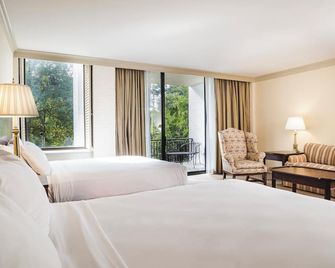 جريفين هوت، ، آن أوفيشيال كولونيال ويليامسبرج هوتل - وليامز (فرجينيا) - غرفة نوم