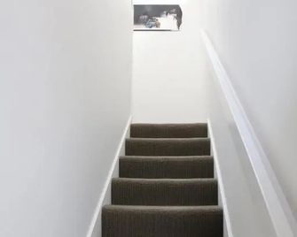 The Black House With Stunning Outdoor Ba - Lake Tekapo - Stairs