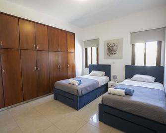 Hills View Villa - Kathikas - Habitación
