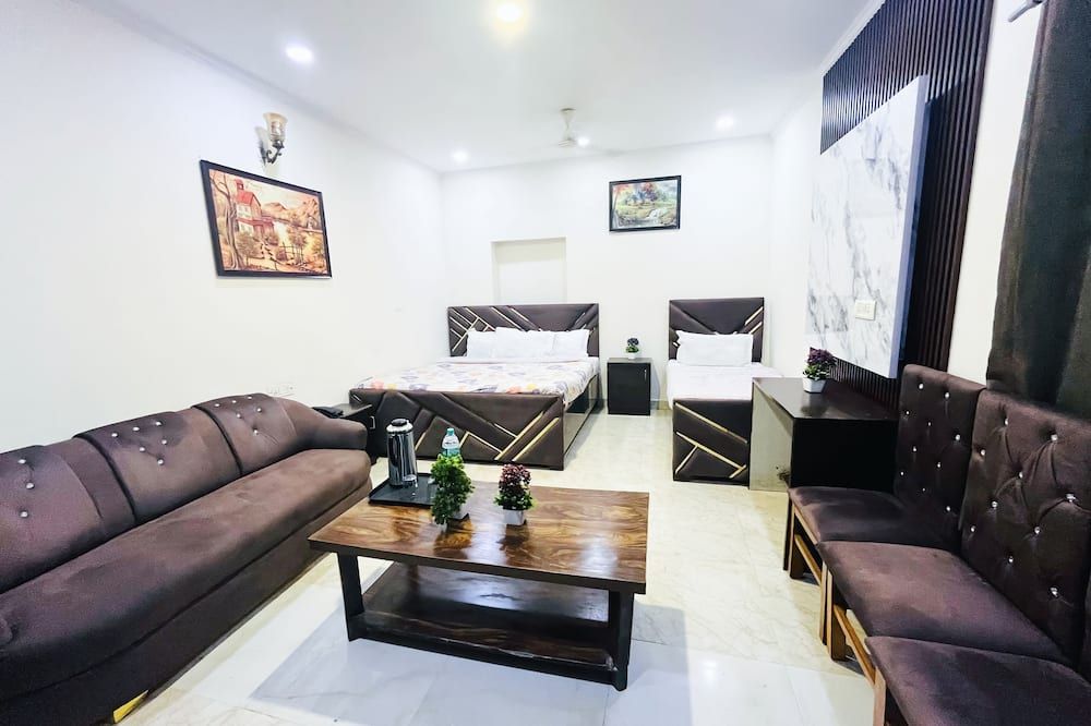 Tom and jerry residency - New Delhi - Sovrum