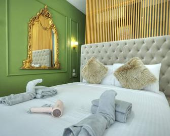 Fashionable & cosy duplex apartment HWAL1-1 - Sliema - Bedroom