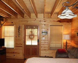 Cozy Cabin On 30 Acres Great For Families, Near Natchitoches - Natchitoches - Olohuone